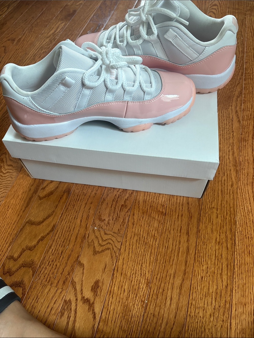 Nike Women's Low-Top Sneakers in Light Pink and White - Picture 8 of 9